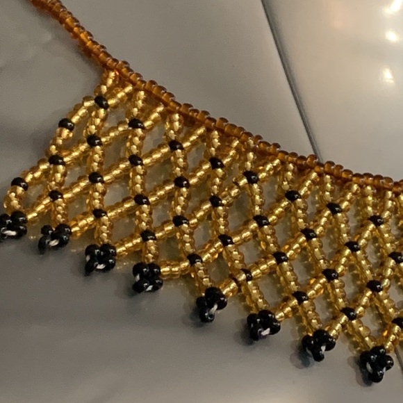 Beaded necklace made in Kenya. Fair Trade - Picture 3 of 7